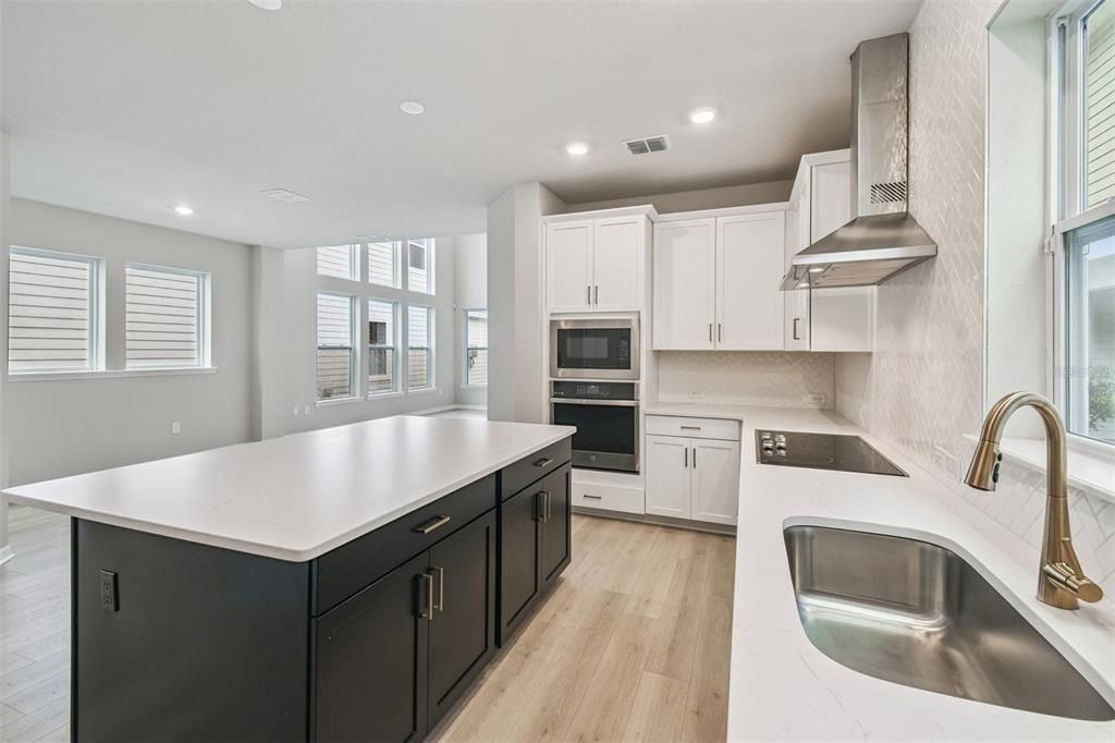 На продажу: $519,990 (3 спален, 2 ванн, 1626 Квадратных фут)