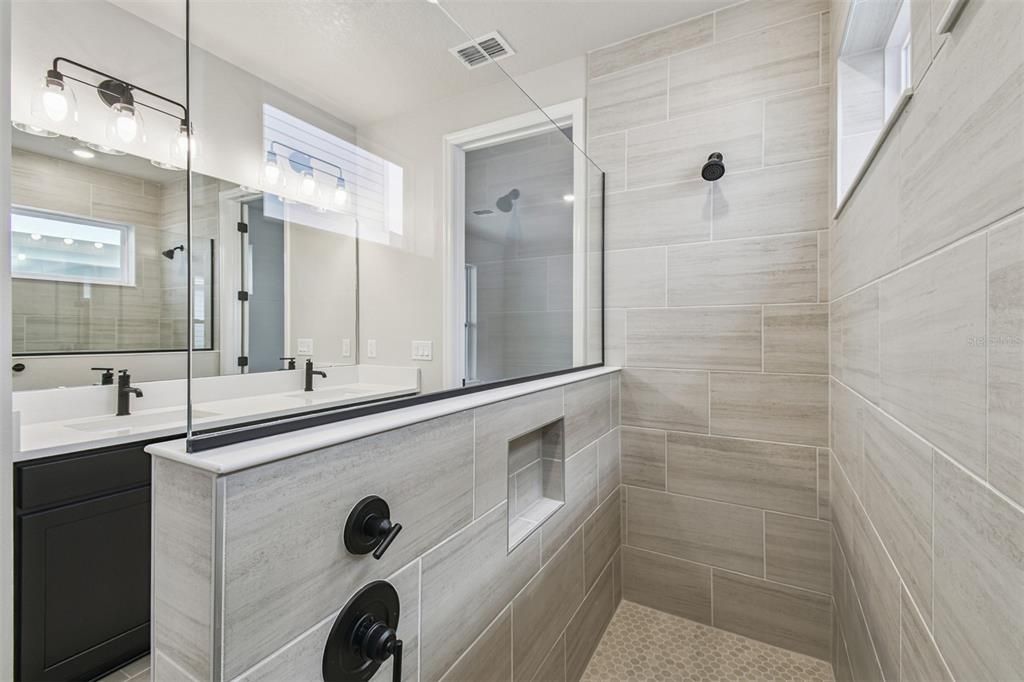 На продажу: $519,990 (3 спален, 2 ванн, 1626 Квадратных фут)