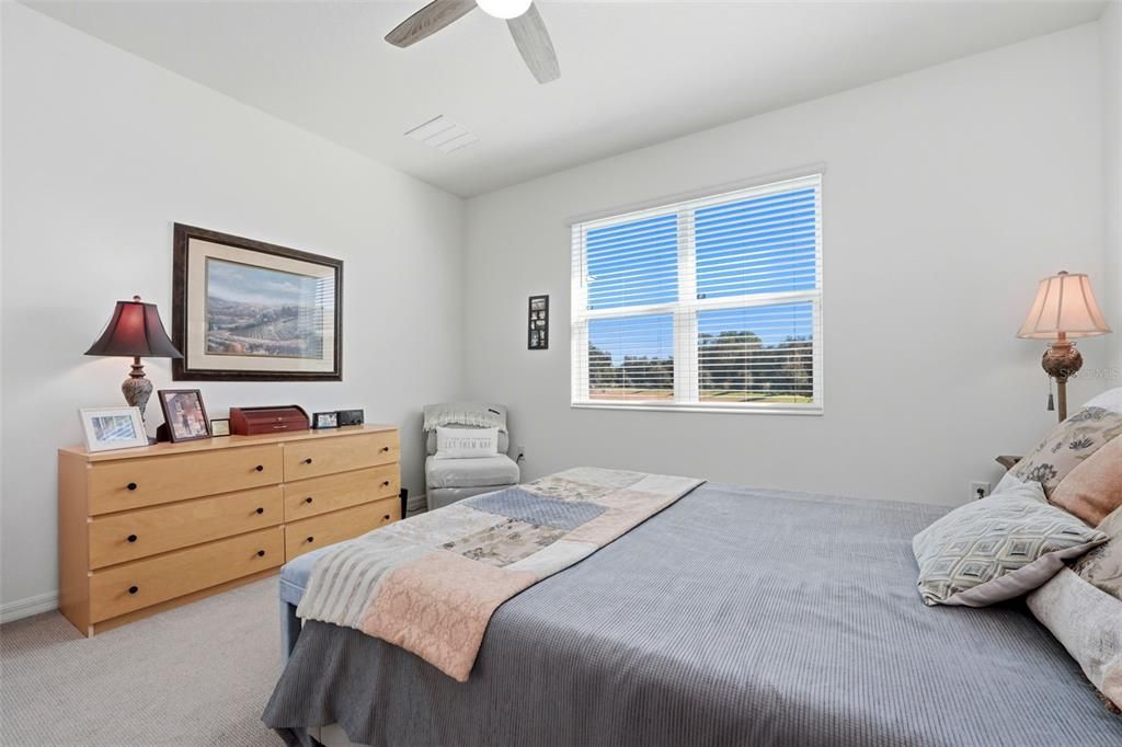 合同活跃: $279,000 (3 贝兹, 2 浴室, 1546 平方英尺)