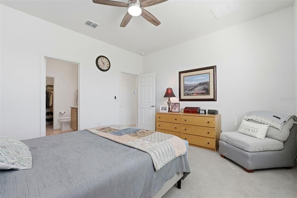 合同活跃: $279,000 (3 贝兹, 2 浴室, 1546 平方英尺)