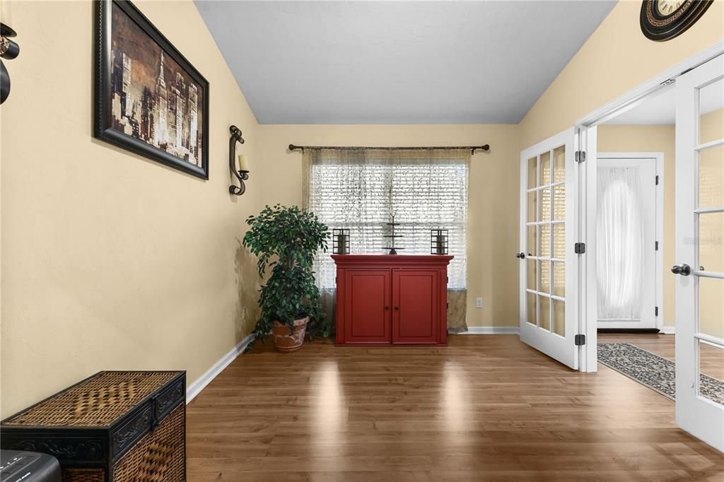 待售: $349,000 (3 贝兹, 2 浴室, 1705 平方英尺)