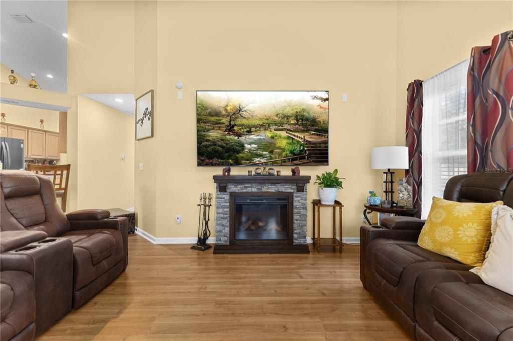 待售: $349,000 (3 贝兹, 2 浴室, 1705 平方英尺)