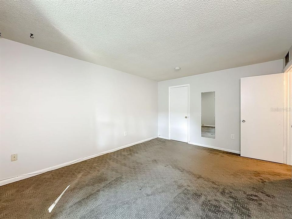 Active With Contract: $179,000 (2 beds, 1 baths, 1000 Square Feet)