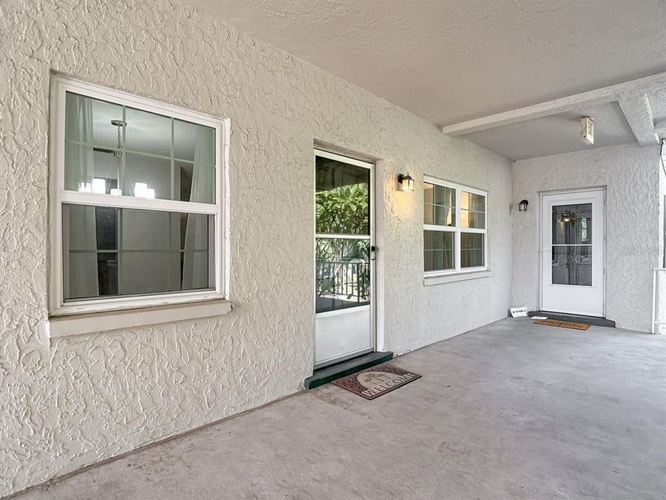 Active With Contract: $179,000 (2 beds, 1 baths, 1000 Square Feet)