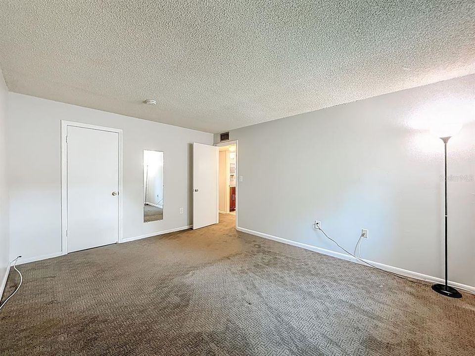 Active With Contract: $179,000 (2 beds, 1 baths, 1000 Square Feet)