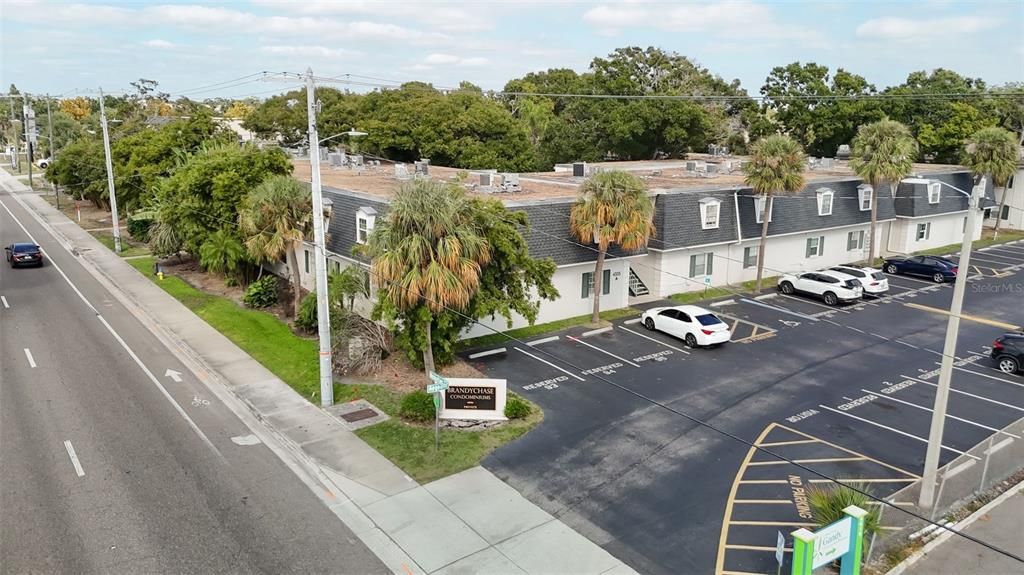 Active With Contract: $179,000 (2 beds, 1 baths, 1000 Square Feet)