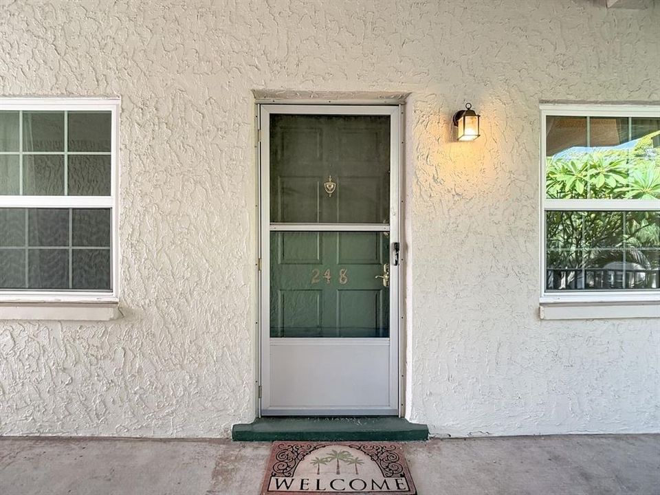 Active With Contract: $179,000 (2 beds, 1 baths, 1000 Square Feet)