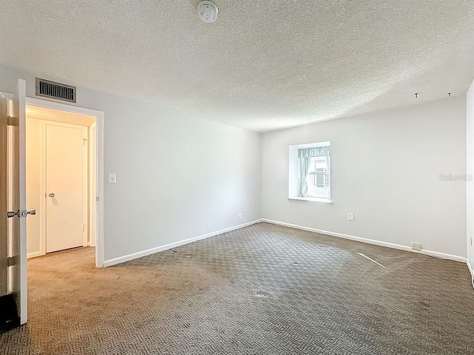 Active With Contract: $179,000 (2 beds, 1 baths, 1000 Square Feet)