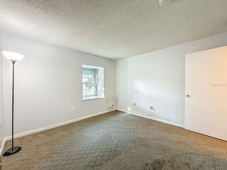 Active With Contract: $179,000 (2 beds, 1 baths, 1000 Square Feet)