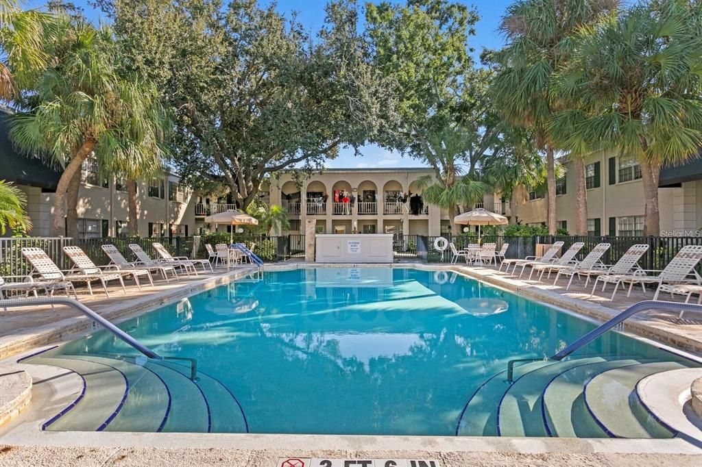 Active With Contract: $179,000 (2 beds, 1 baths, 1000 Square Feet)