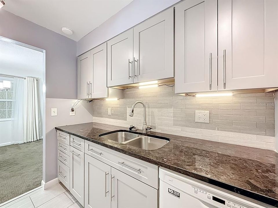 Active With Contract: $179,000 (2 beds, 1 baths, 1000 Square Feet)