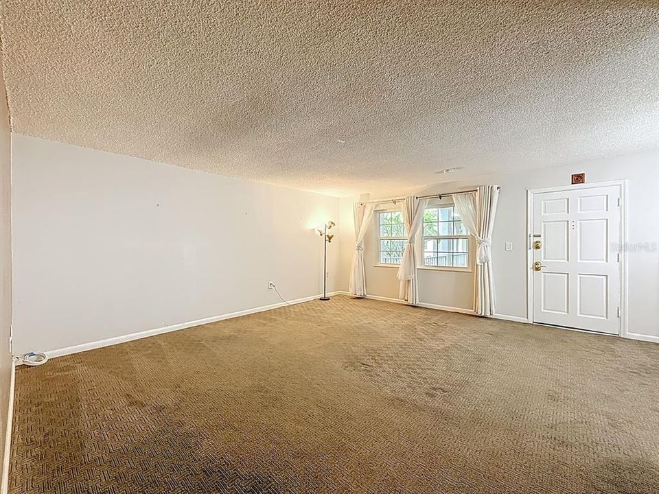 Active With Contract: $179,000 (2 beds, 1 baths, 1000 Square Feet)