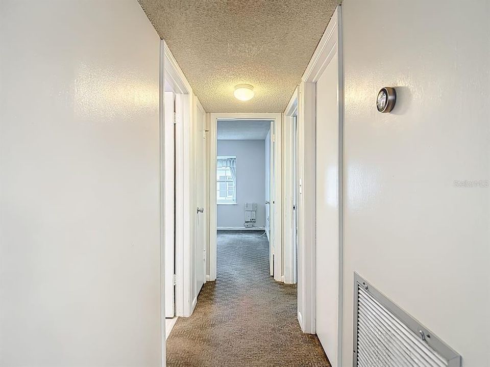 Active With Contract: $179,000 (2 beds, 1 baths, 1000 Square Feet)