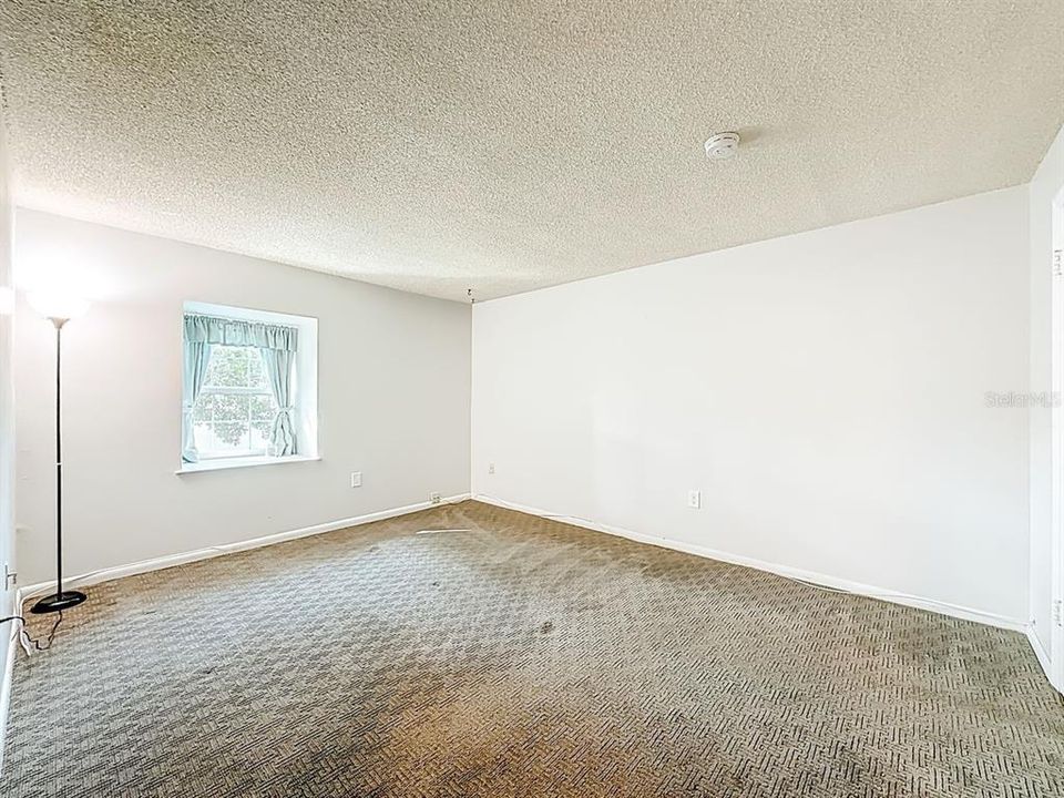 Active With Contract: $179,000 (2 beds, 1 baths, 1000 Square Feet)