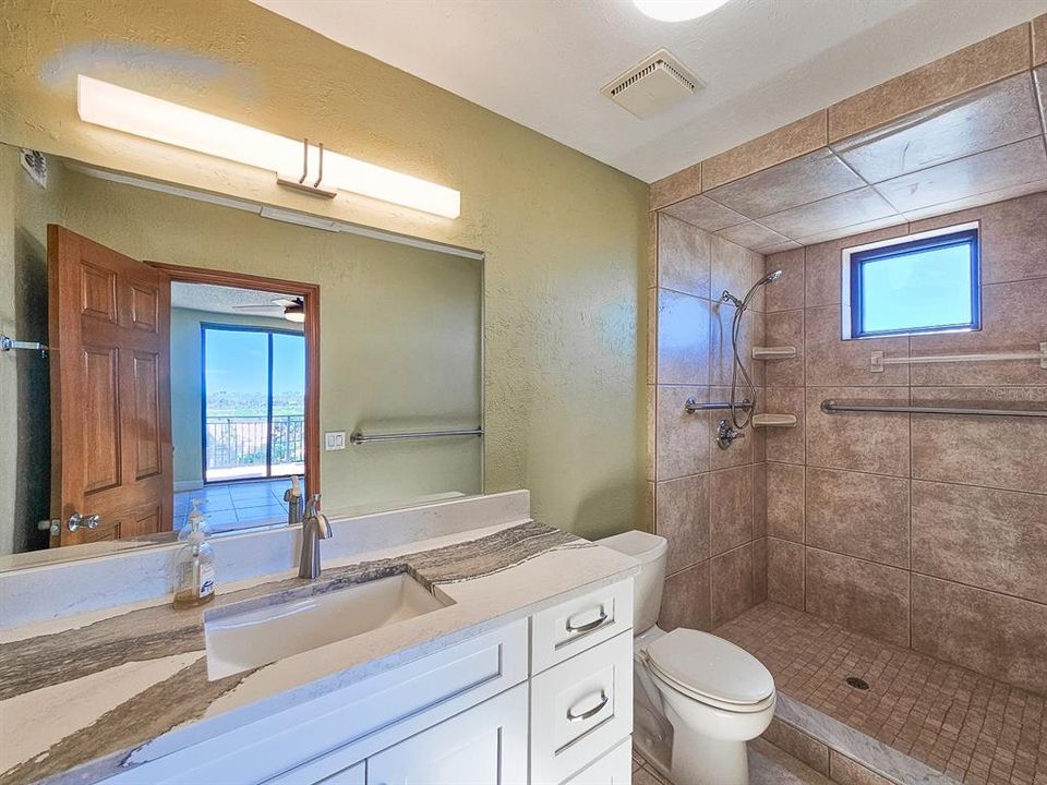 待售: $449,500 (2 贝兹, 2 浴室, 1300 平方英尺)