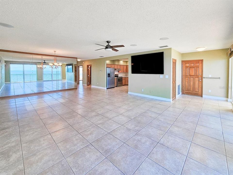 待售: $449,500 (2 贝兹, 2 浴室, 1300 平方英尺)