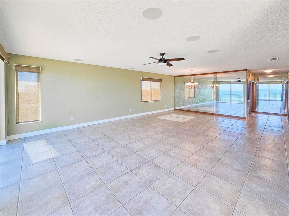 待售: $449,500 (2 贝兹, 2 浴室, 1300 平方英尺)