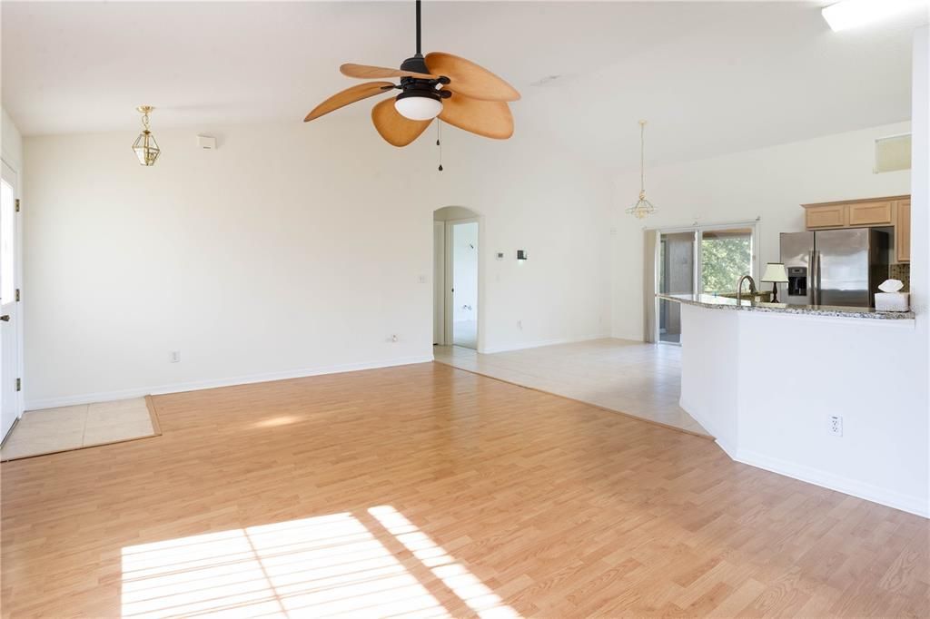 For Sale: $420,000 (3 beds, 2 baths, 1634 Square Feet)