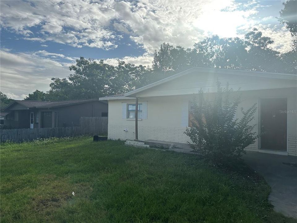 For Rent: $1,399 (2 beds, 1 baths, 1040 Square Feet)