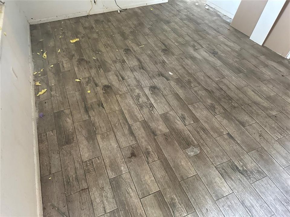 For Rent: $1,399 (2 beds, 1 baths, 1040 Square Feet)