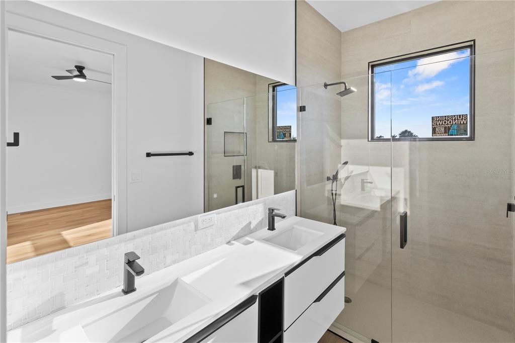 На продажу: $485,000 (3 спален, 2 ванн, 1500 Квадратных фут)