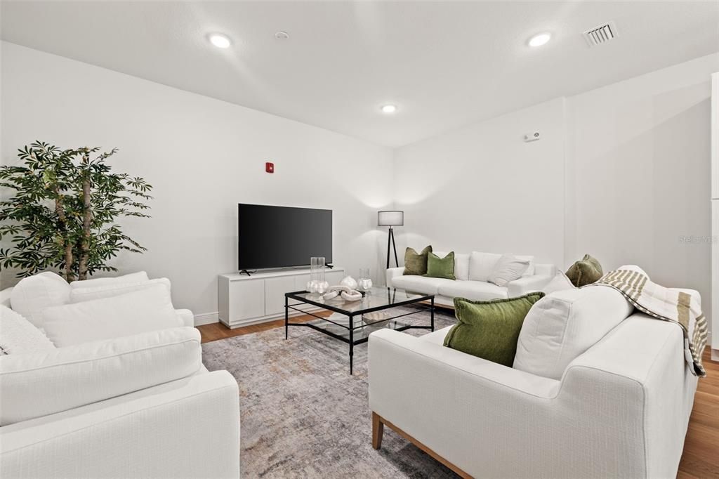 For Sale: $958,000 (3 beds, 3 baths, 1650 Square Feet)