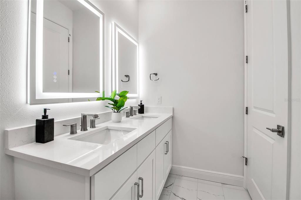 For Sale: $958,000 (3 beds, 3 baths, 1650 Square Feet)