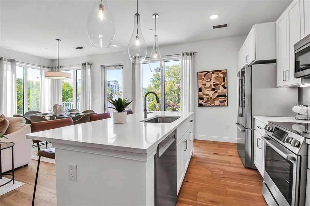 For Sale: $958,000 (3 beds, 3 baths, 1650 Square Feet)