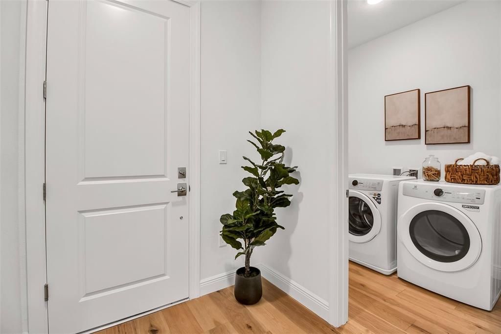 For Sale: $958,000 (3 beds, 3 baths, 1650 Square Feet)