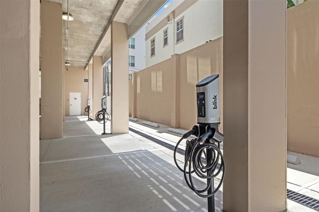 For Sale: $958,000 (3 beds, 3 baths, 1650 Square Feet)