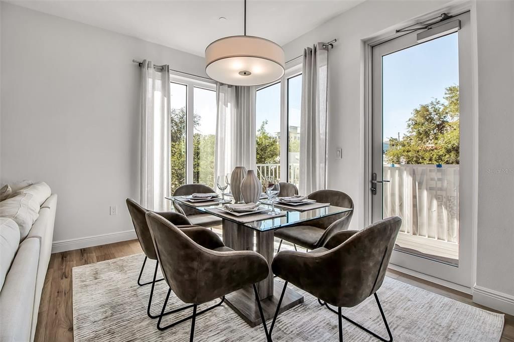 For Sale: $958,000 (3 beds, 3 baths, 1650 Square Feet)