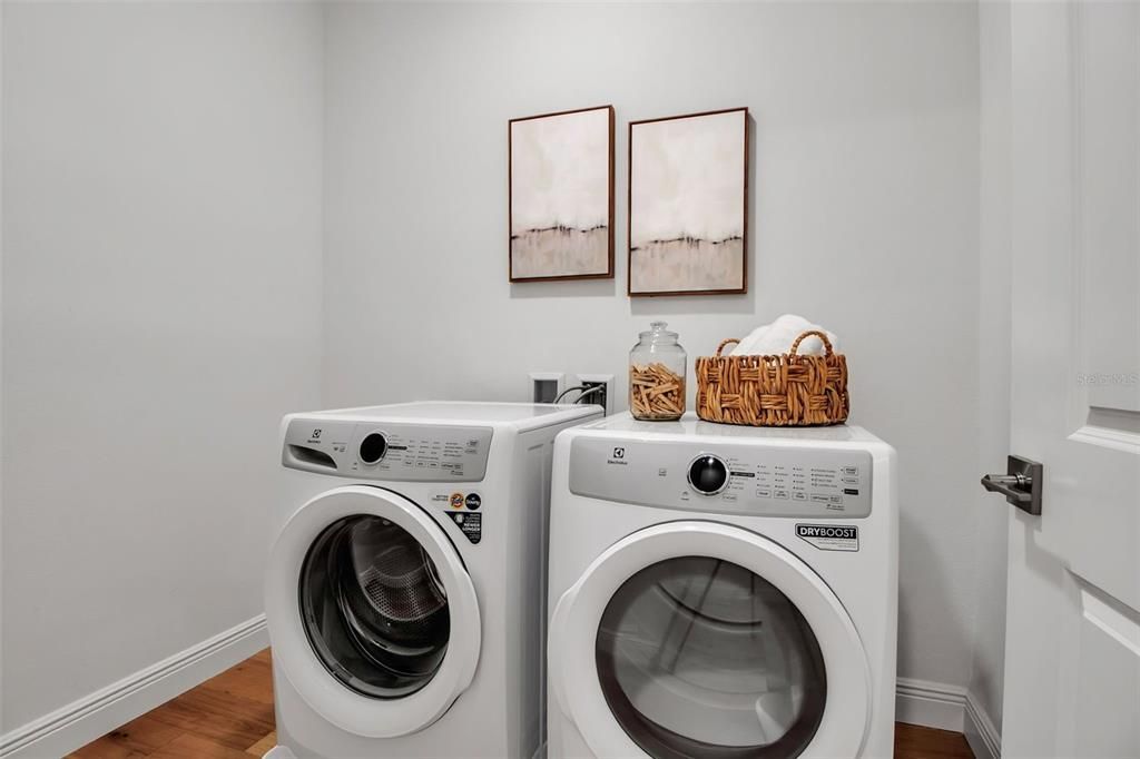 For Sale: $958,000 (3 beds, 3 baths, 1650 Square Feet)