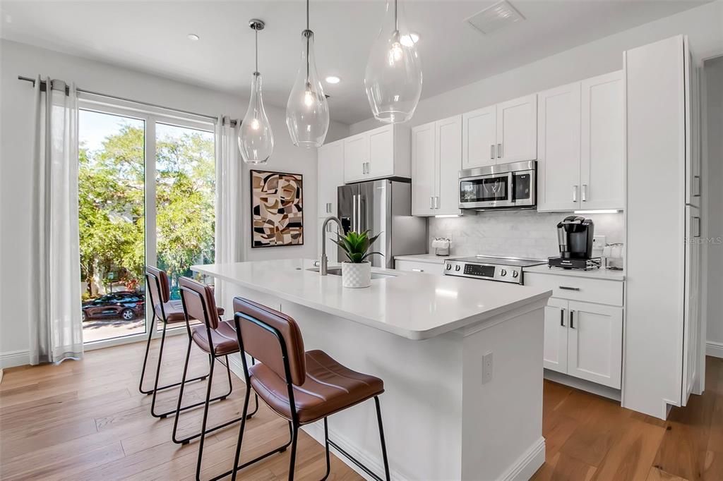 For Sale: $958,000 (3 beds, 3 baths, 1650 Square Feet)