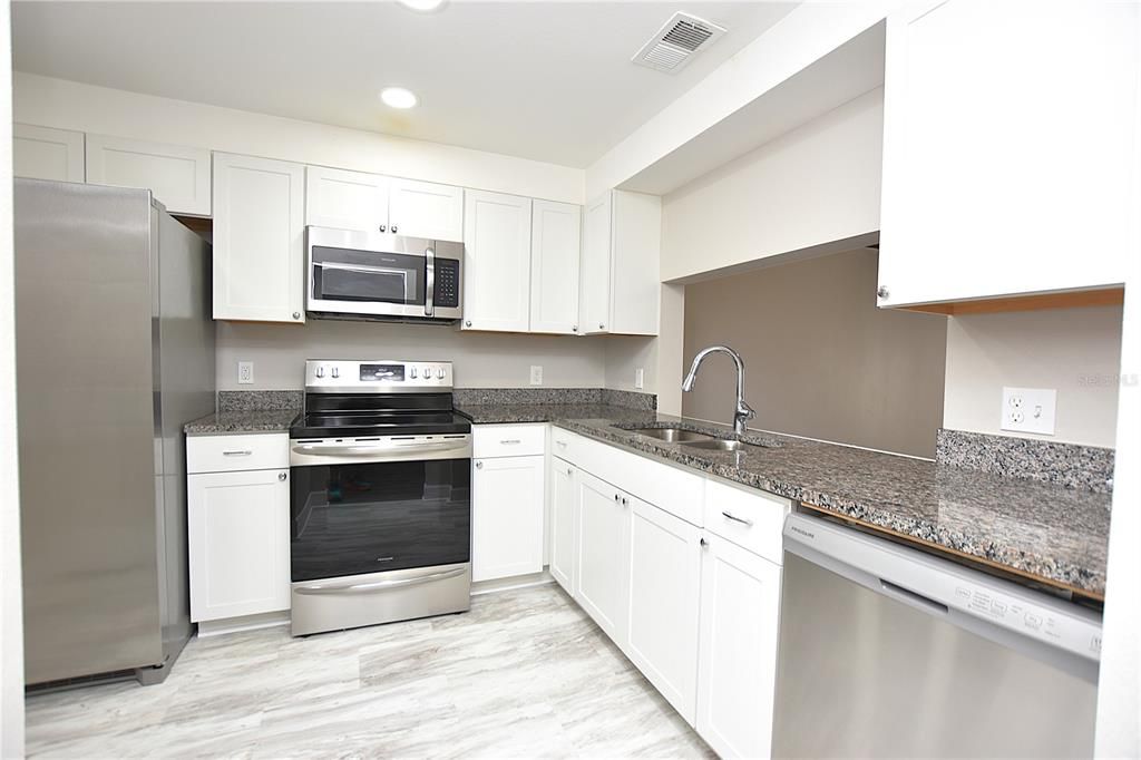 For Rent: $1,450 (2 beds, 2 baths, 1053 Square Feet)