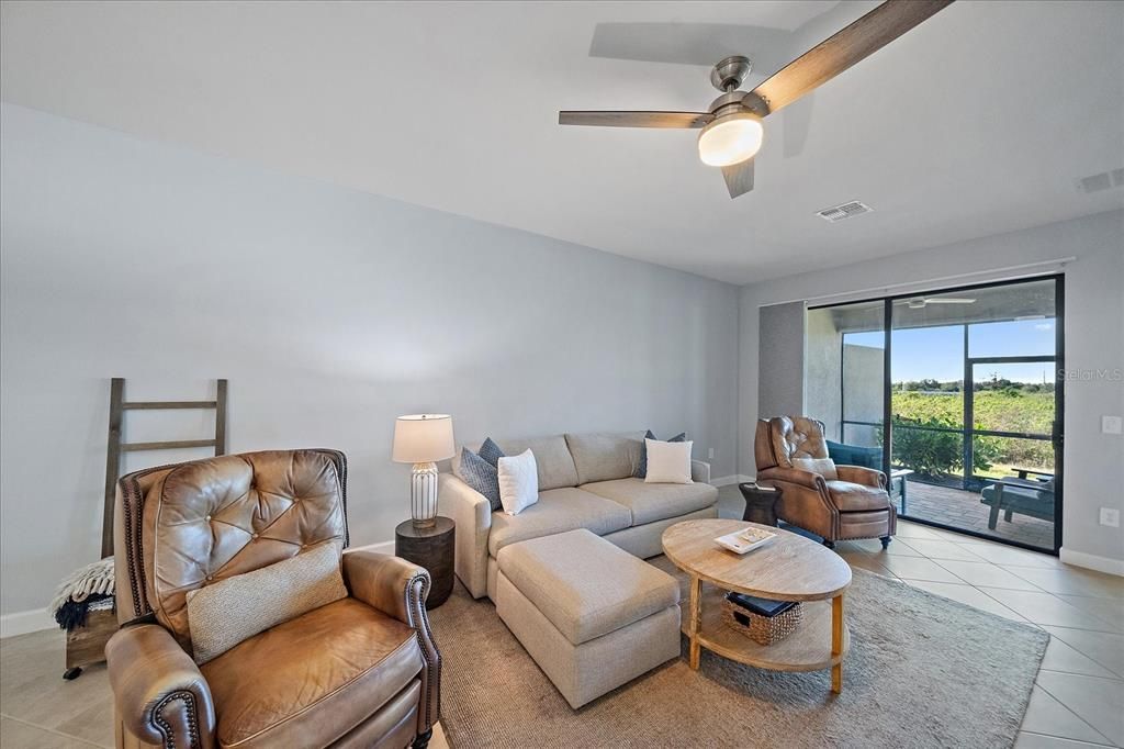 En Venta: $375,000 (2 camas, 2 baños, 1557 Pies cuadrados)