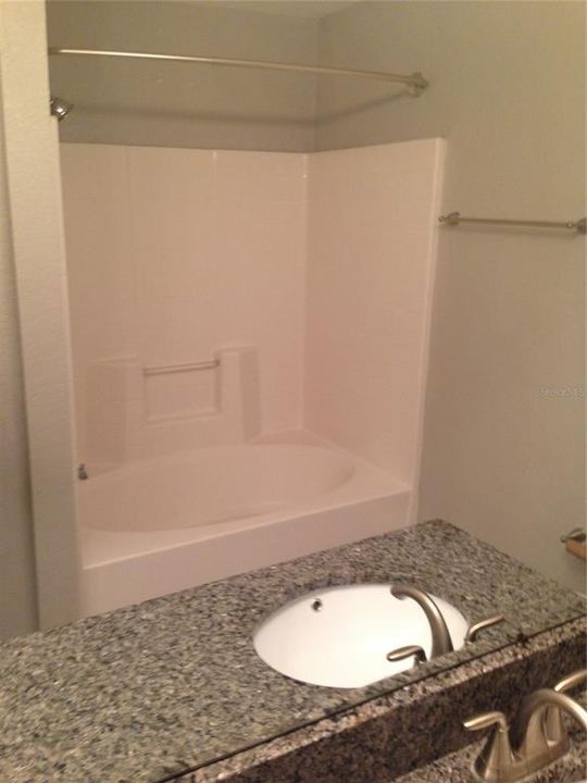 For Rent: $1,400 (1 beds, 1 baths, 890 Square Feet)