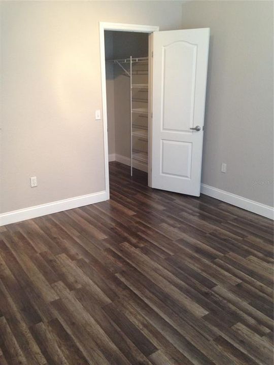 For Rent: $1,400 (1 beds, 1 baths, 890 Square Feet)