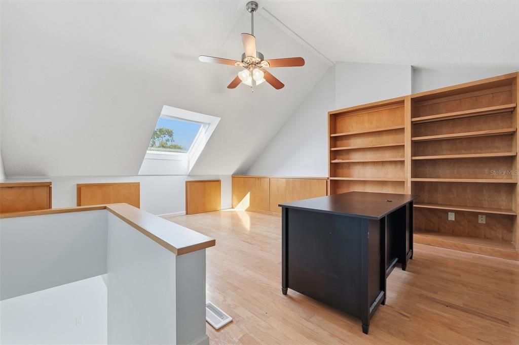 На продажу: $749,000 (3 спален, 2 ванн, 1840 Квадратных фут)