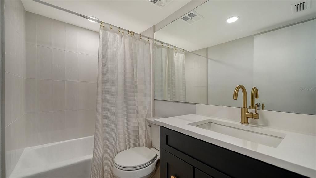 For Sale: $565,000 (3 beds, 2 baths, 1656 Square Feet)