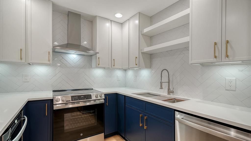 For Sale: $565,000 (3 beds, 2 baths, 1656 Square Feet)