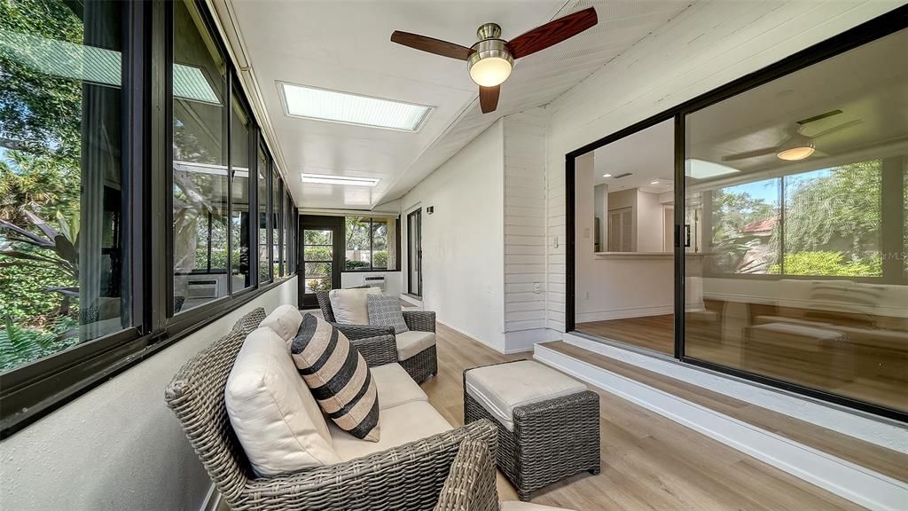 For Sale: $565,000 (3 beds, 2 baths, 1656 Square Feet)