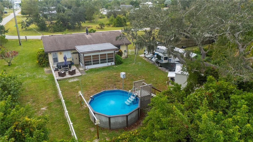 На продажу: $229,900 (2 спален, 2 ванн, 1142 Квадратных фут)