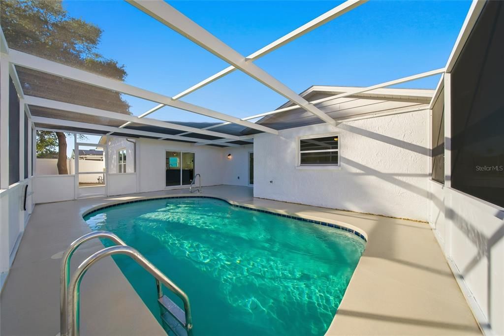 Под контрактом: $344,500 (3 спален, 2 ванн, 1651 Квадратных фут)