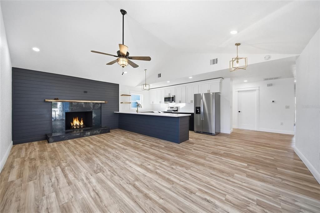 Под контрактом: $344,500 (3 спален, 2 ванн, 1651 Квадратных фут)