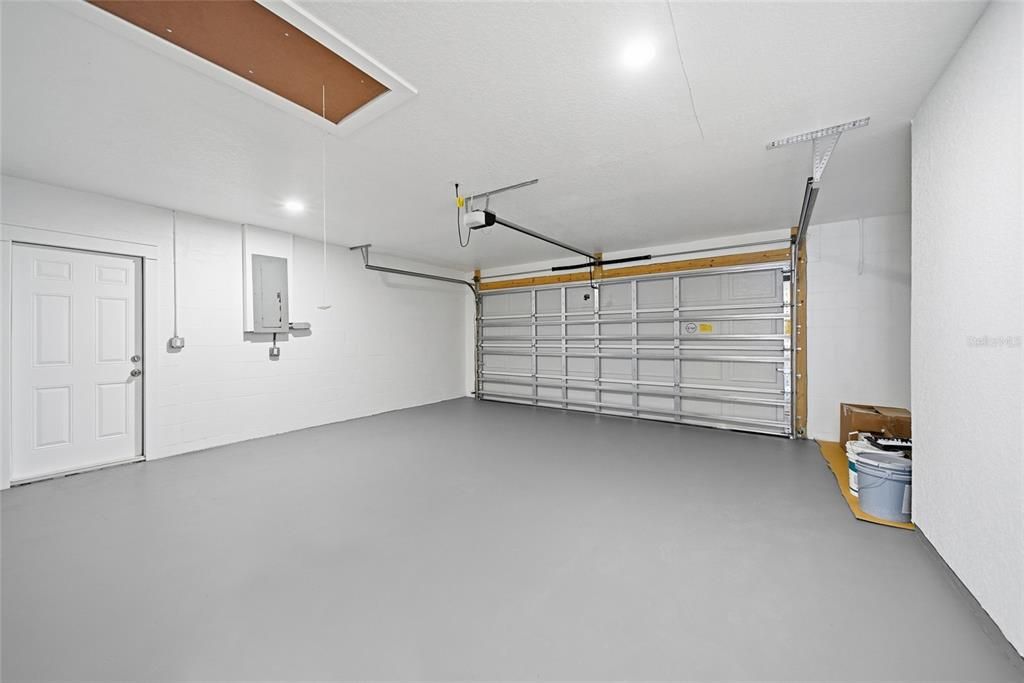 Под контрактом: $344,500 (3 спален, 2 ванн, 1651 Квадратных фут)