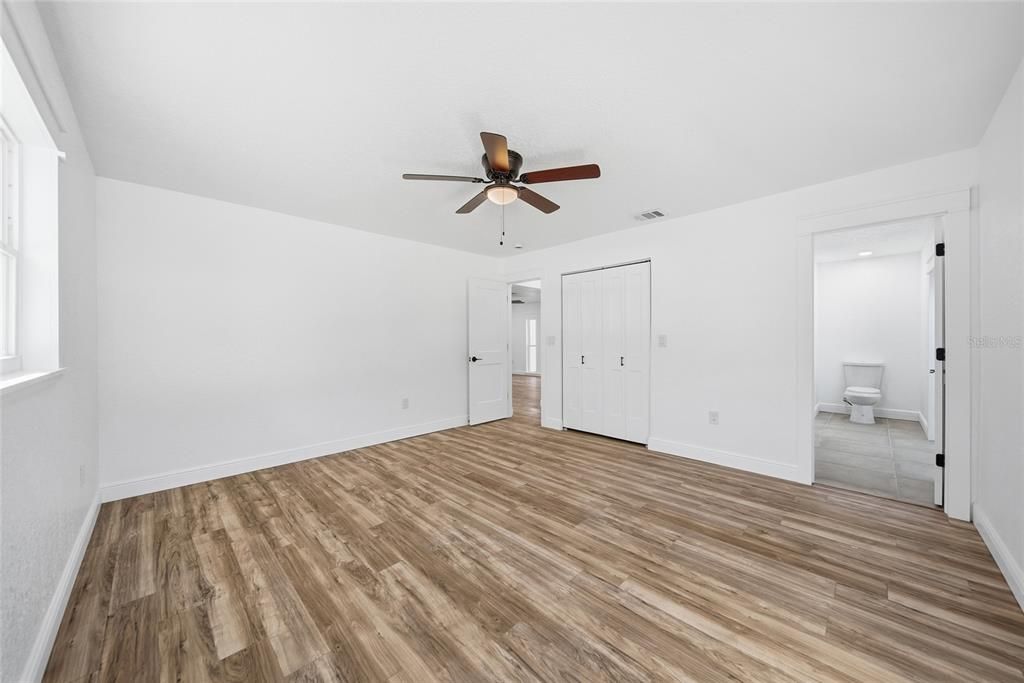 Под контрактом: $344,500 (3 спален, 2 ванн, 1651 Квадратных фут)