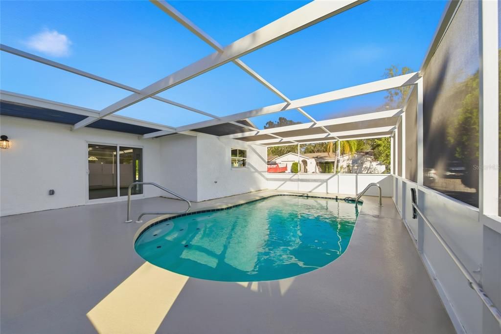 Под контрактом: $344,500 (3 спален, 2 ванн, 1651 Квадратных фут)