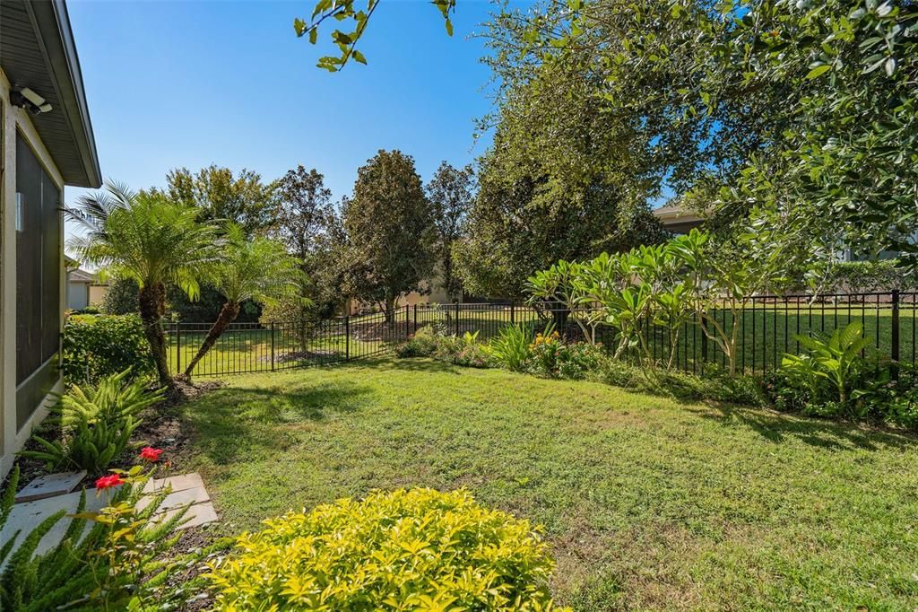 Activo con contrato: $640,000 (3 camas, 3 baños, 2437 Pies cuadrados)