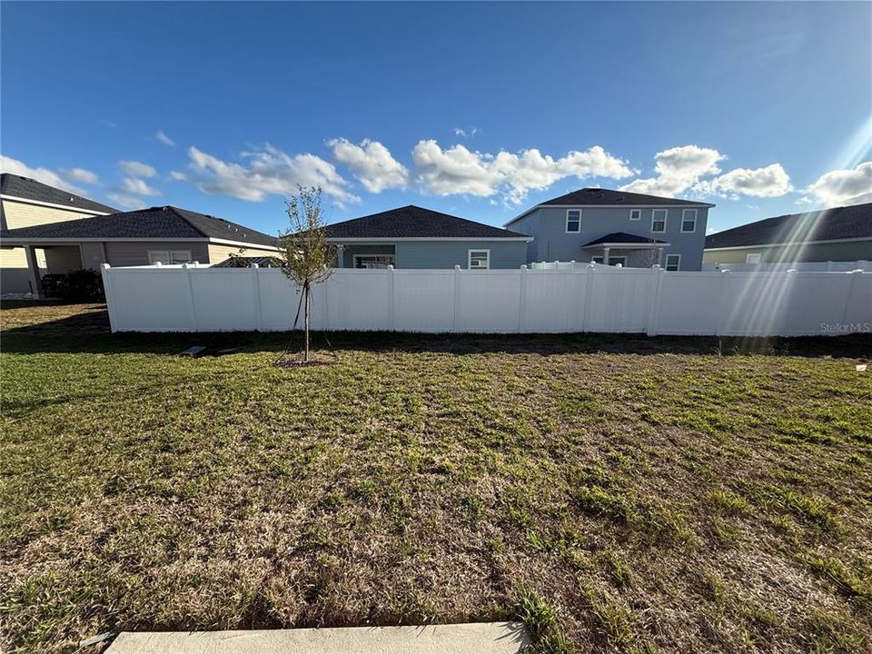 For Rent: $2,225 (4 beds, 2 baths, 1824 Square Feet)