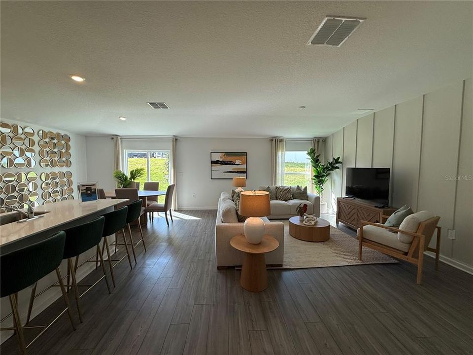 For Rent: $2,225 (4 beds, 2 baths, 1824 Square Feet)